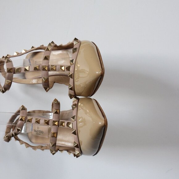 Valentino Garavani Rockstud Ankle Strap Pumps in Patent Leather Size: 39 1/2 - Picture 10 of 16